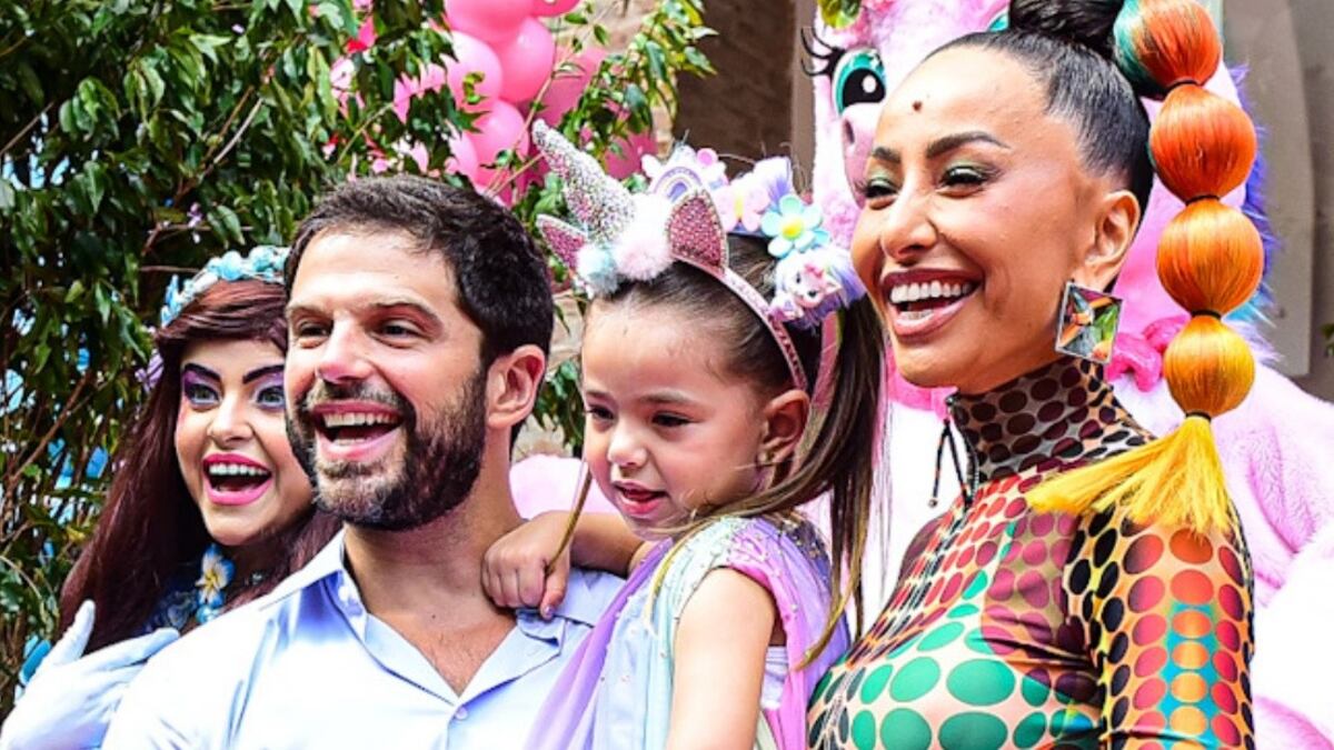 Duda Nagle e Sabrina Sato comemoram o aniversário de quatro anos de Zoe