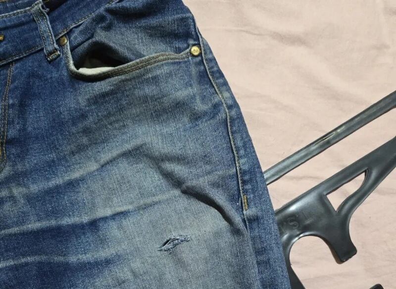 Samsung Galaxy S24 daña pantalones