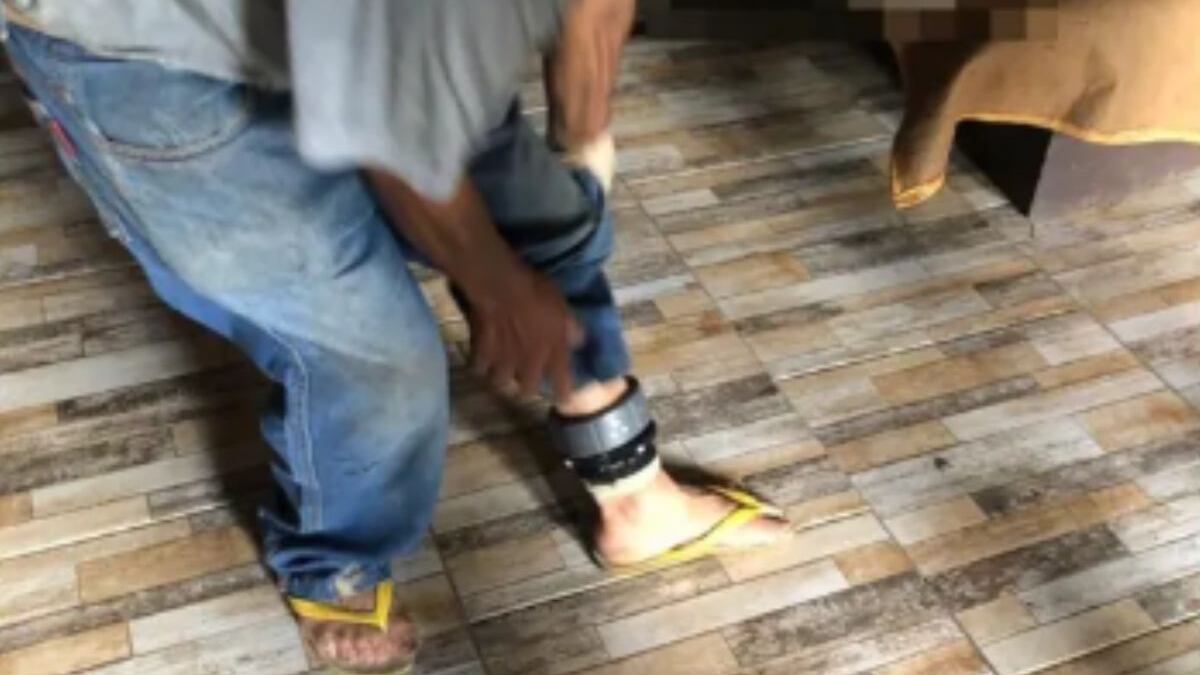 Resgatado trabalhador em situação semelhante a de escravo com tornozeleira eletrônica