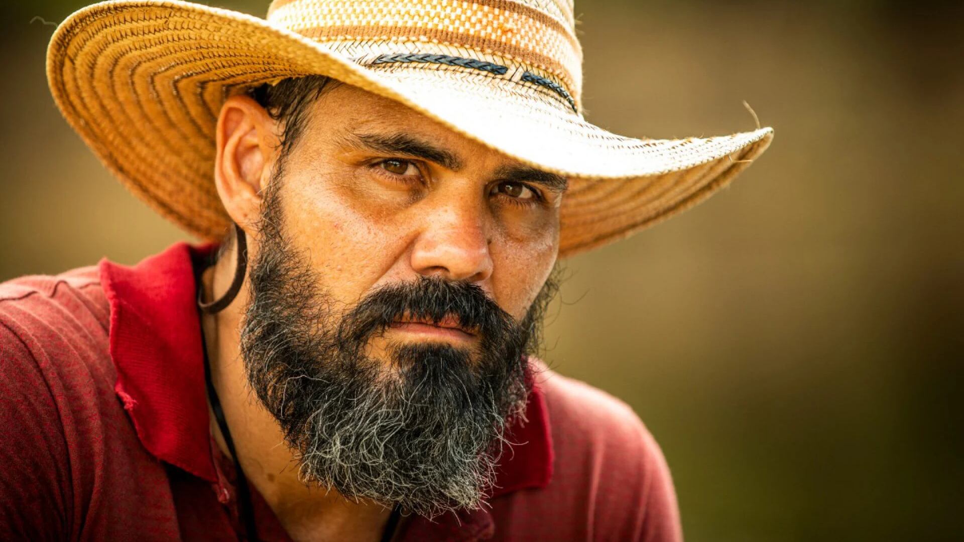 "Pãozinho no forno", diz Juliano Cazarré ao anunciar que será pai pela sexta vez