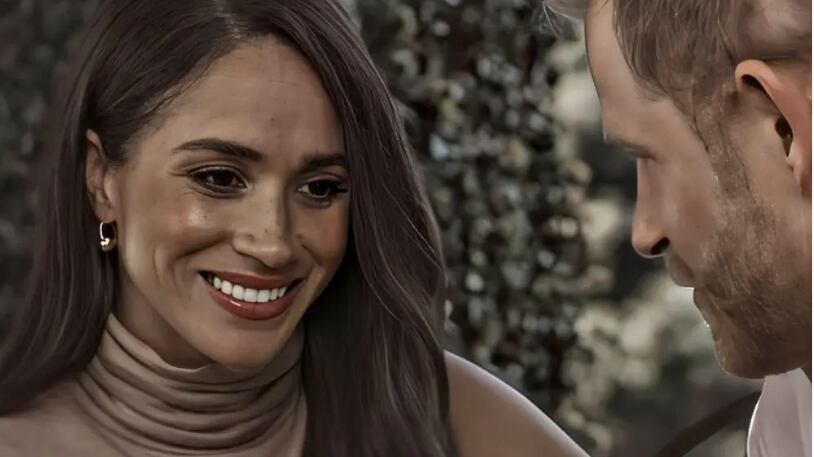 Príncipe Harry e Meghan fazem rara aparição em vídeo para ajudar jovens líderes
Foto: @meghandharry