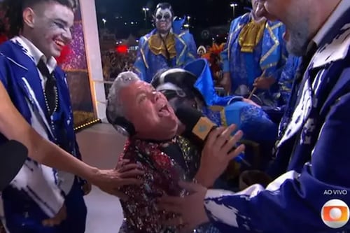 Milton Cunha rouba a cena ao se jogar no chão e pedir para ‘ser chupado por vampiro’