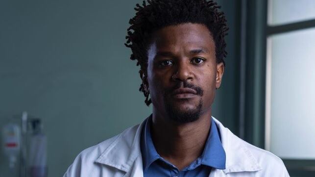 Após revelar que foi vítima de abuso sexual, o ator David Junior recebeu o apoio dos amigos e da esposa