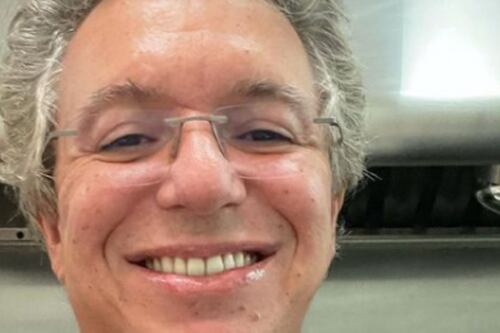 ‘BBB 22′: em vídeo, Boninho manda recado para Tiago Abravanel