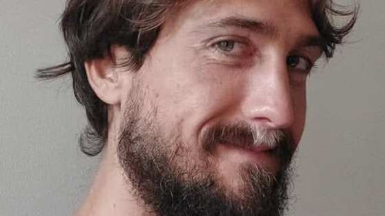 Ator de novelas da Globo adotou nome neutro e falou sobre o impacto dessa mudança em sua vida