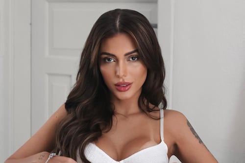 Ex-affair de Neymar atinge faturamento milionário um ano após a fama