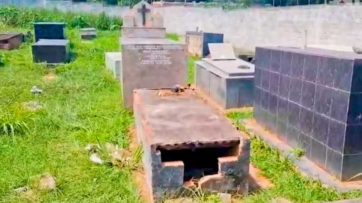 Buraco foi aberto na sepultura para roubar o corpo