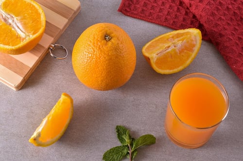 Com laranja e abacaxi: suco natural perfeito para emagrecer e reduzir a inflamação abdominal