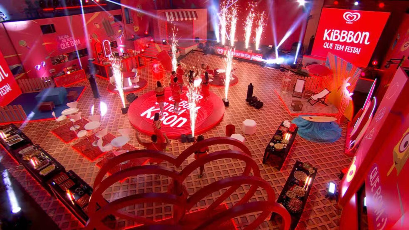 BBB 24: big fone toca durante festa de Dennis e todos ficam apavorados