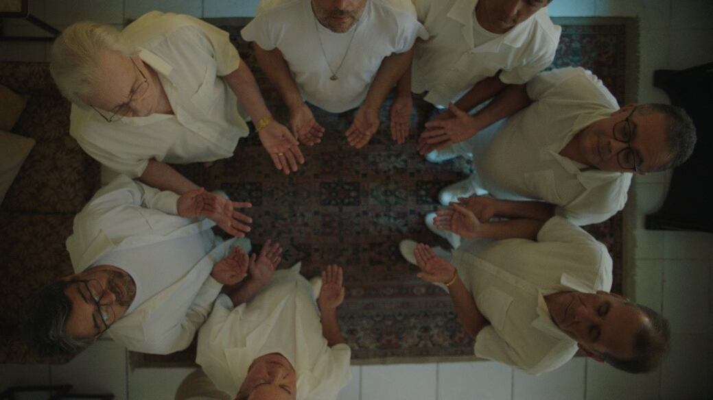 Marco Nanini, Karine Teles e Bianca Comparato protagonizam a minissérie ‘João Sem Deus - A Queda de Abadiânia’