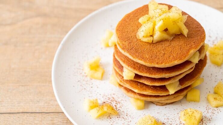 Torta de maçã saudável para o café da tarde super fácil de preparar e ainda é low carb