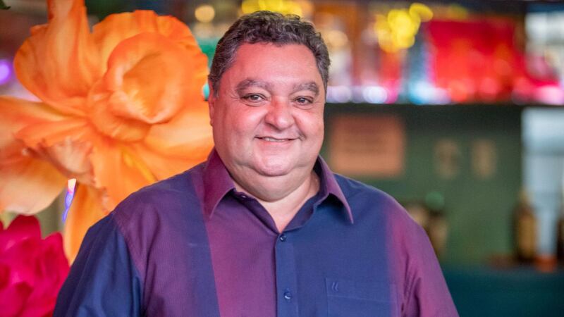 Terra e Paixão: Zezinho sai do armário no último capítulo