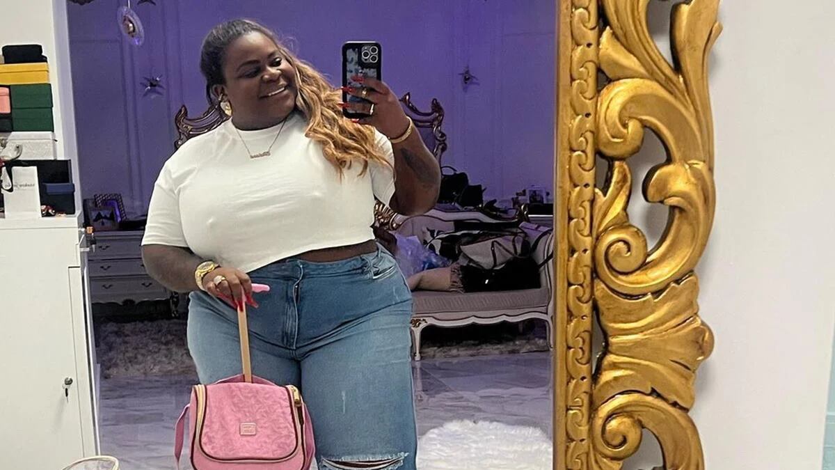 Ao lado de colega, Jojo Todynho comenta sobre trabalho da faculdade