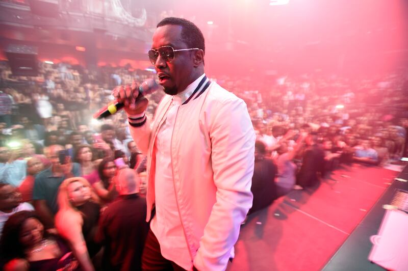 No pinta bien el futuro del cantante y productor