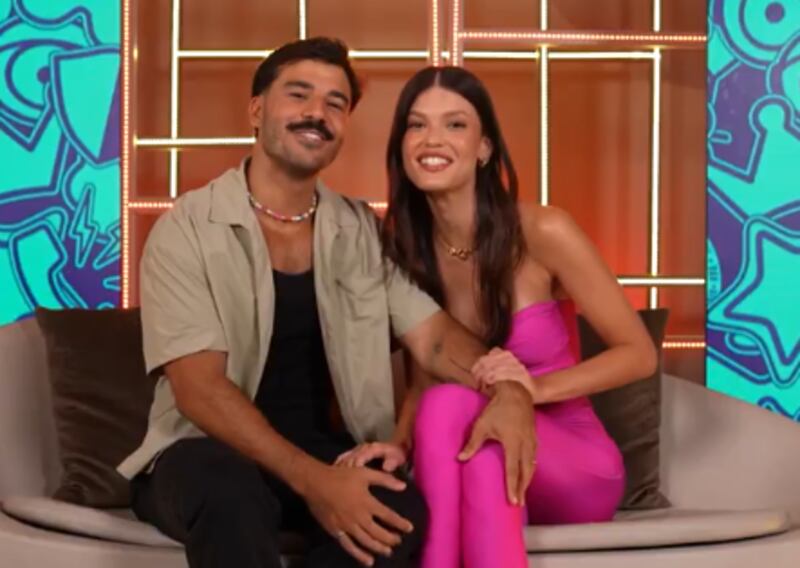 Vitória Strada e Mateus