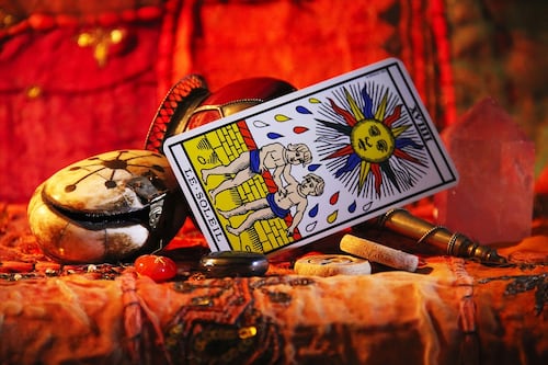 As revelações do tarot desta sexta-feira (12) para os signos de Sagitário, Capricórnio, Aquário e Peixes