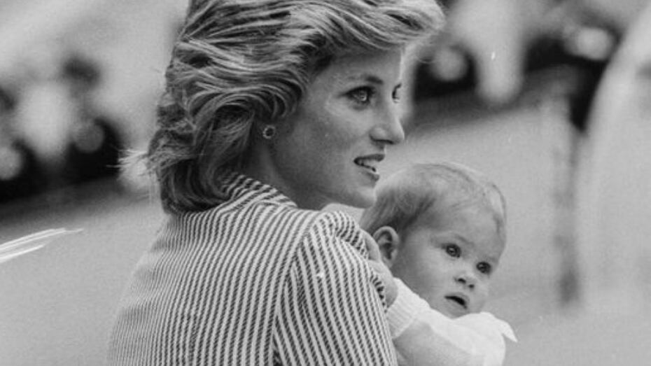 O vídeo do TikTok foi postado pelo usuário identificado como @lioara_34 e já recebeu quase 200 mil curtidas e este trecho em especial foi retirado do documentário ‘Elizabeth at 90: A Family Tribute’.