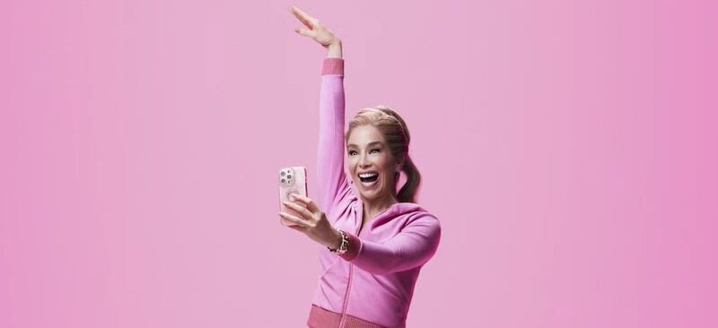 A atriz Laura Castro faz o papel de Cady Heron em Meninas Malvadas - O Musical