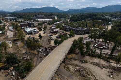 Dezenas de mortos e mais de 1000 desaparecidos à medida que o furacão Helene atinge a Carolina do Norte