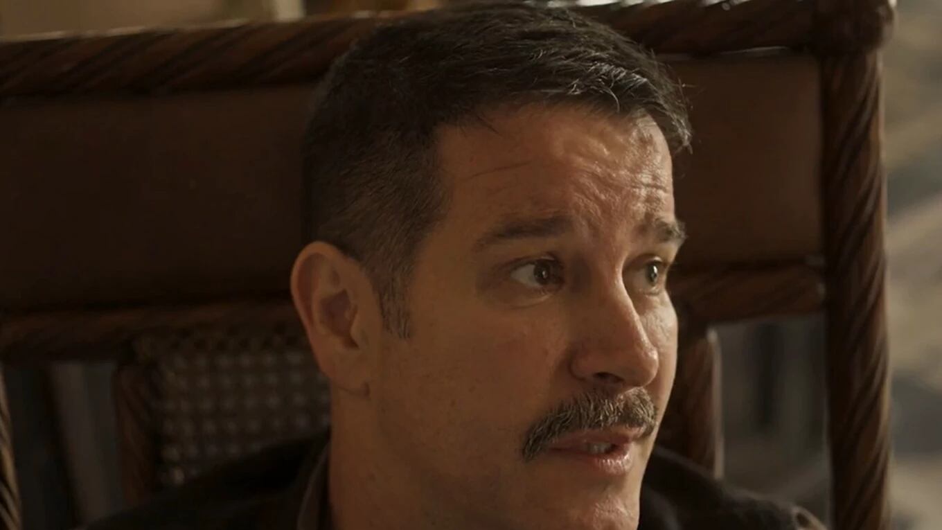 Em "Pantanal", Tenório (Murilo Benício) diz que se arrepende de ter deixado Maria Bruaca (Isabel Teixeira) partir