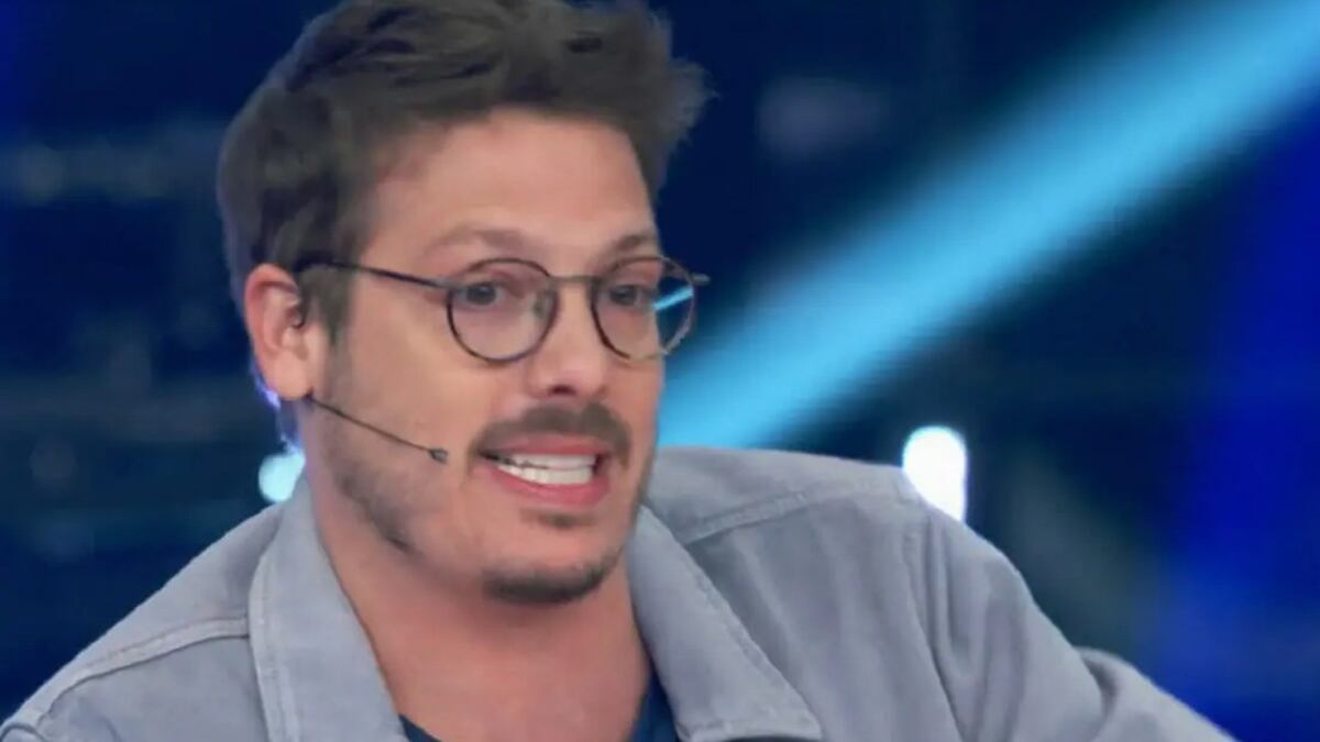 Fábio Porchat ficou preso no banheiro para salvar a seleção brasileira da derrota na Copa do Mundo