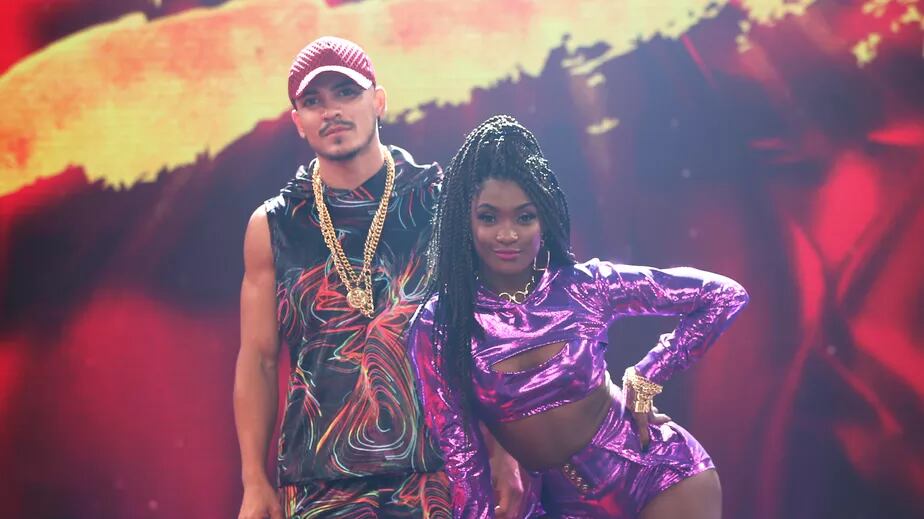 Na Dança dos Famosos, Belo escapa da repescagem e acaba sendo detonado na web