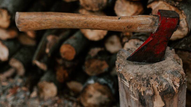 Polícia procura suspeito que baleou idoso confundido com criminoso