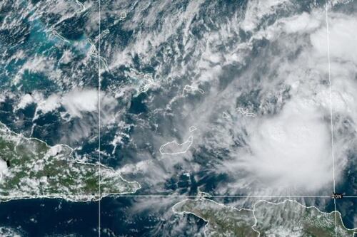 Furacão Oscar atinge o leste de Cuba depois de atingir as Bahamas