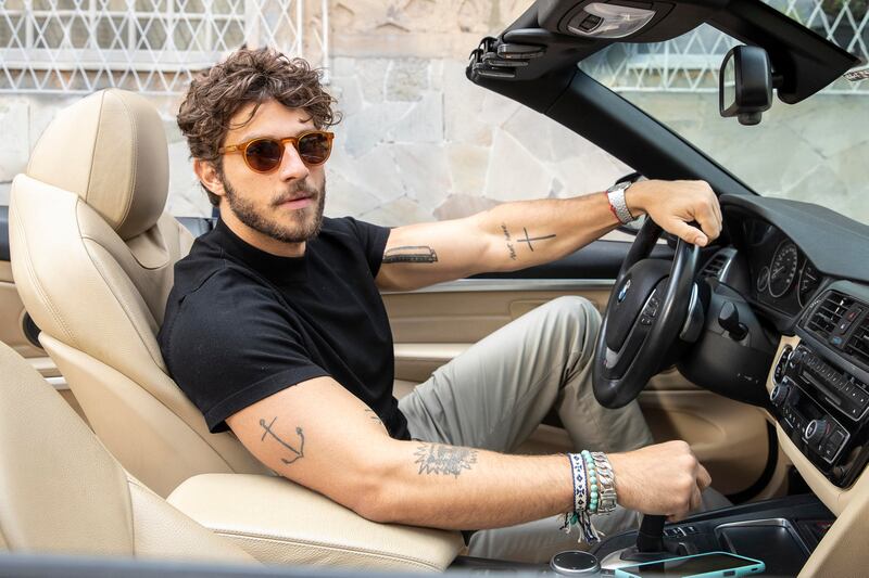 Travessia: Ari (Chay Suede) fala que vai largar tudo pra viver com Brisa (Lucy Alves)