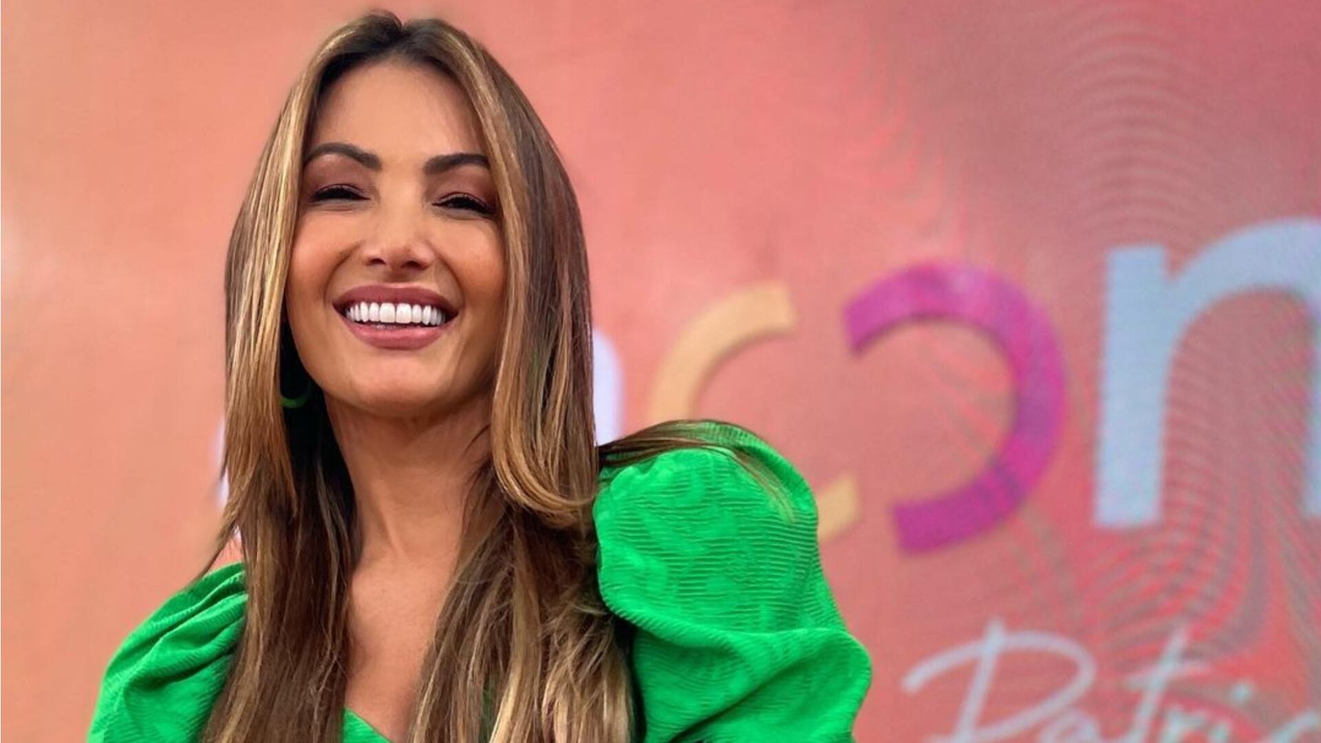 Patrícia Poeta e Sonia Abrão vivem verdadeiro pé de guerra nos bastidores da TV