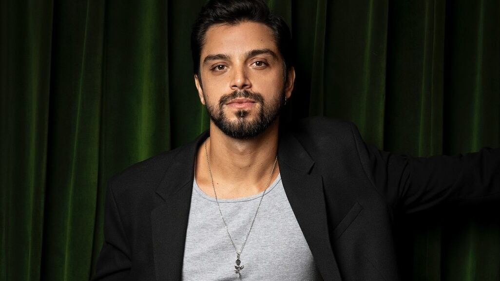 Rodrigo Simas interpreta Sérgio em 'Vidas Bandidas', do Disney+