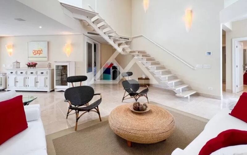 Sala da mansão de férias de Hebe Camargo