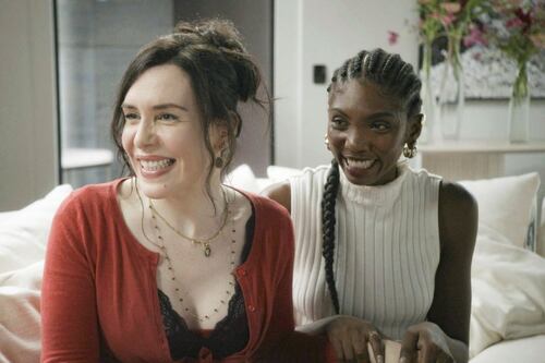 Uma protagonista do remake de Elas por Elas entra em série polêmica da Netflix