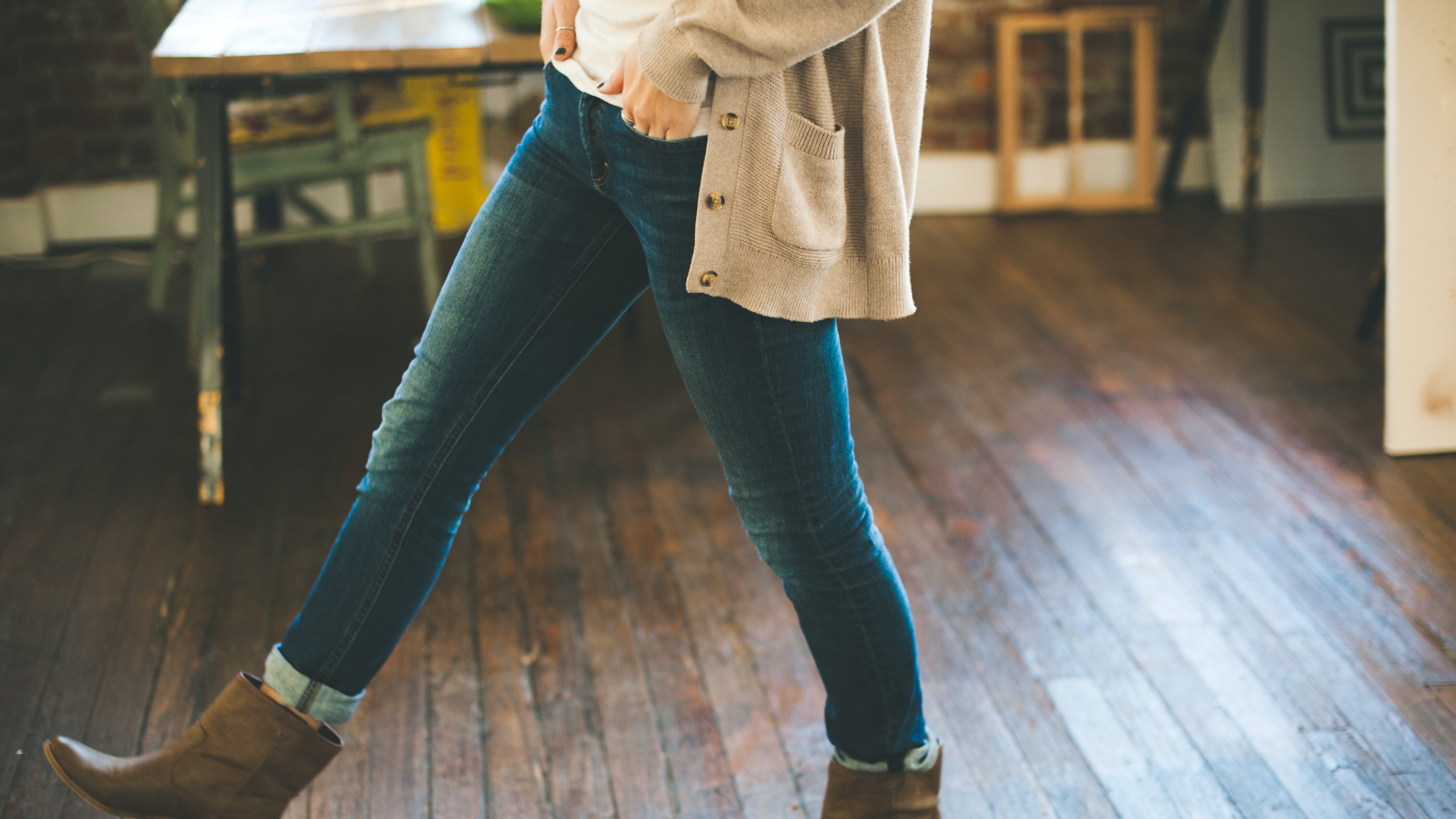 Truques para limpar suas botas de camurça