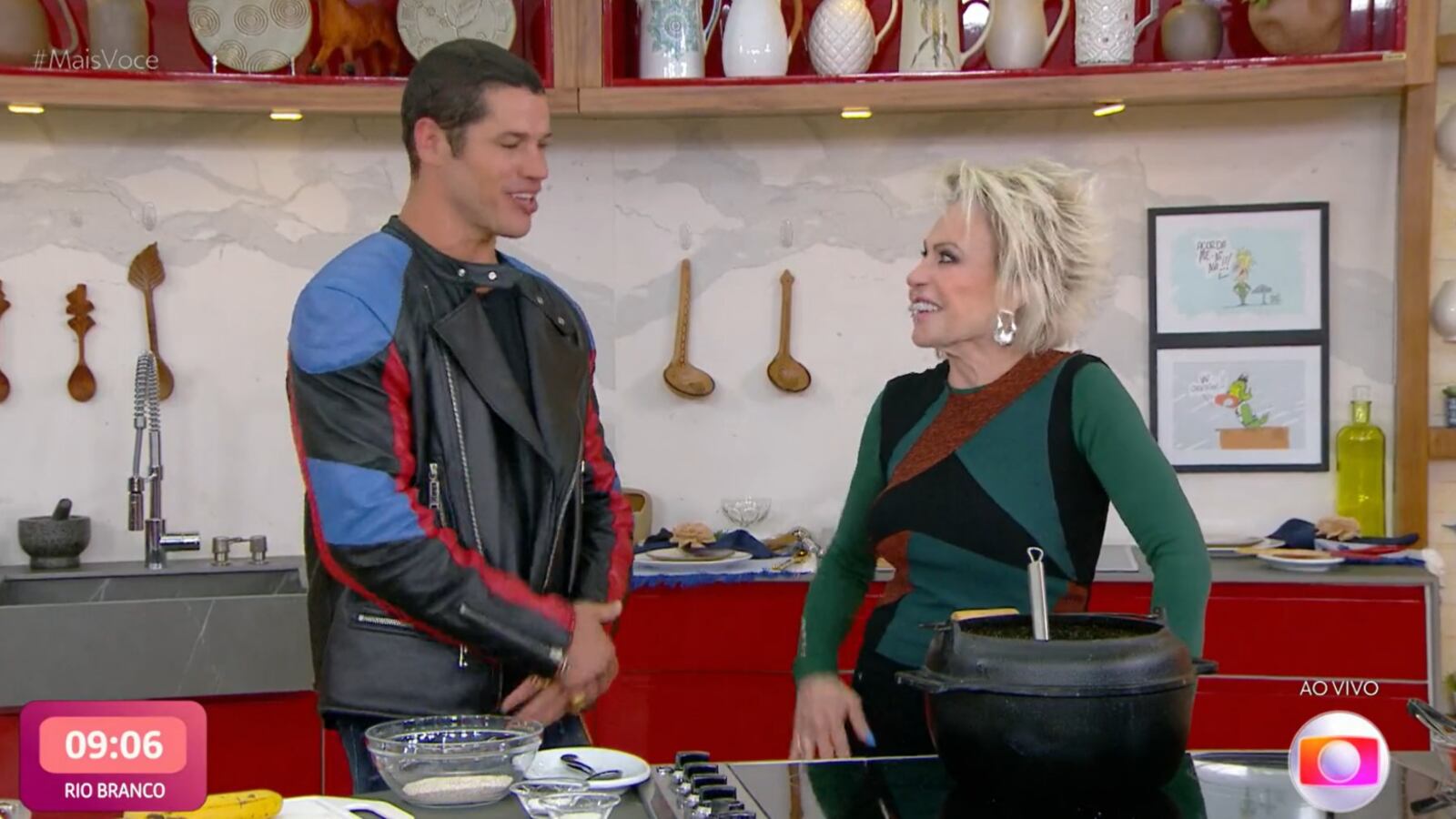 Carolina Dieckman, Renata Sorrah e Sidney Magal rasgam elogios para José Loreto no Mais Você