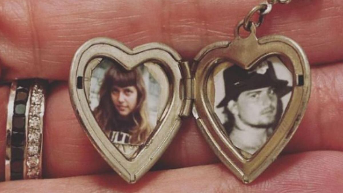 Andreas Kisser presta homenagem à esposa nas redes sociais