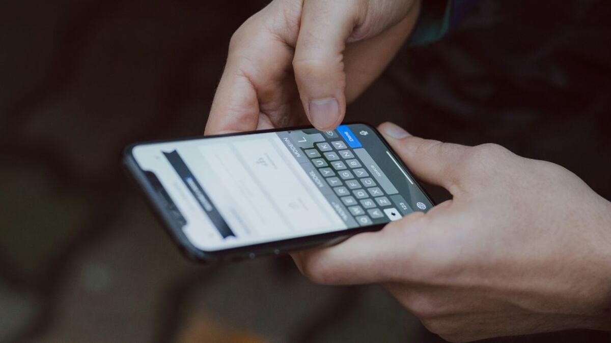 Existe un sencillo truco para personalizar la apariencia del teclado de WhatsApp