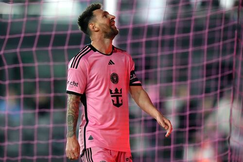 Um craque completo: conheça a nova jogada de Messi que está dando a volta ao mundo