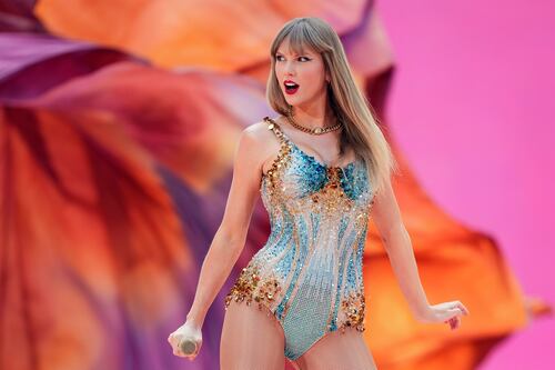 Vazou um suposto contrato entre Taylor Swift e Travis Kelce com data de término de seu relacionamento