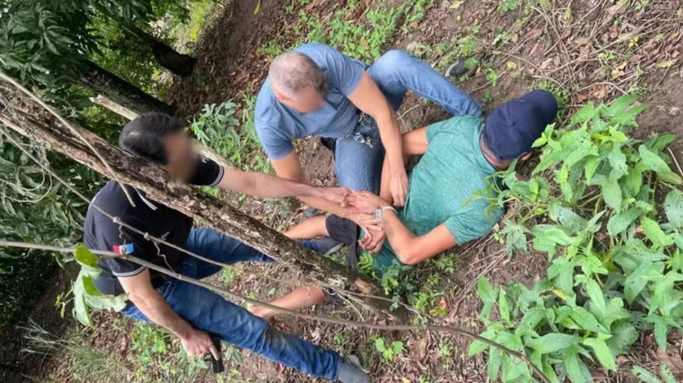 Homem suspeito de estuprar