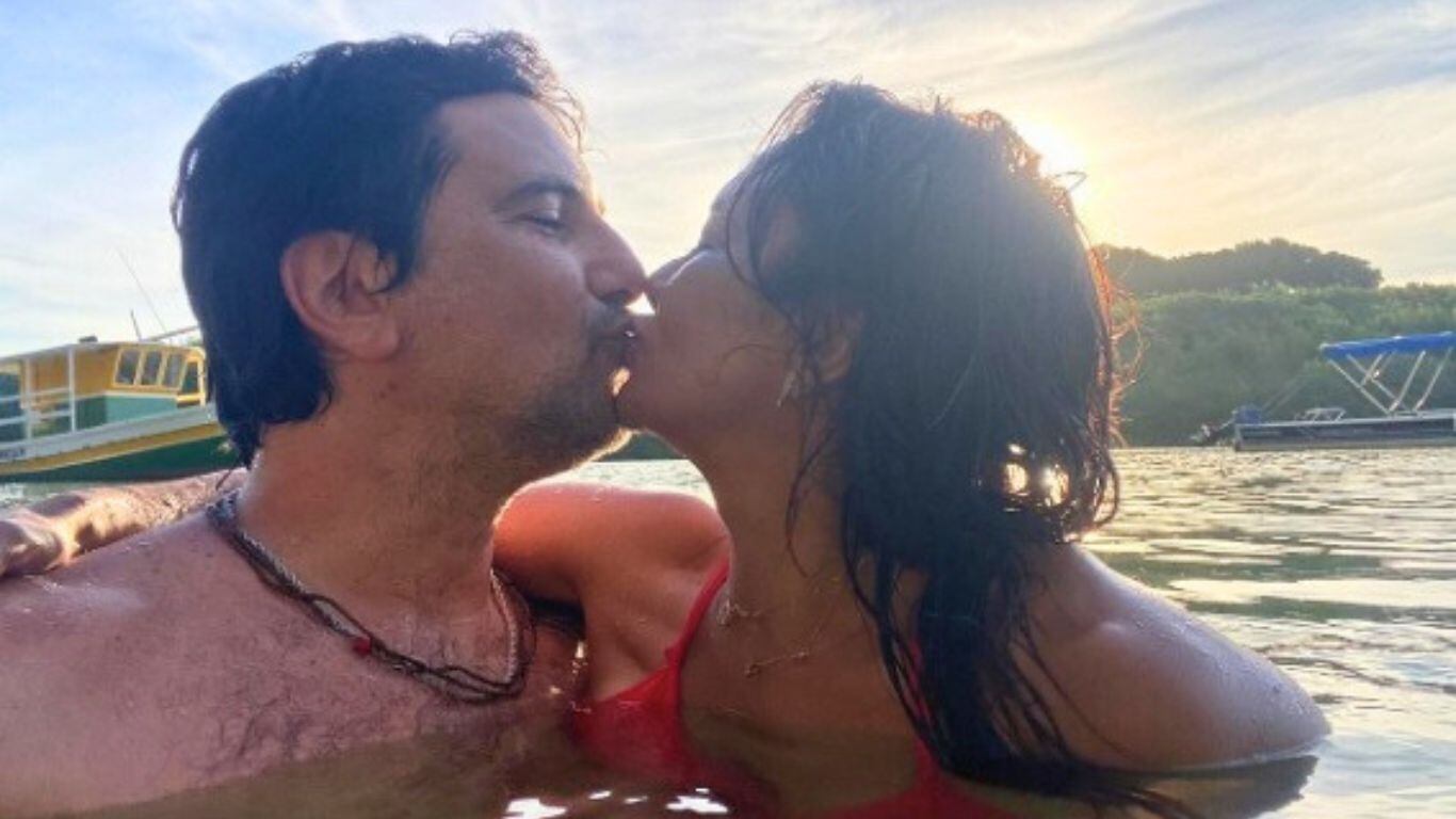 Dira Paes exibe foto rara ao lado do marido