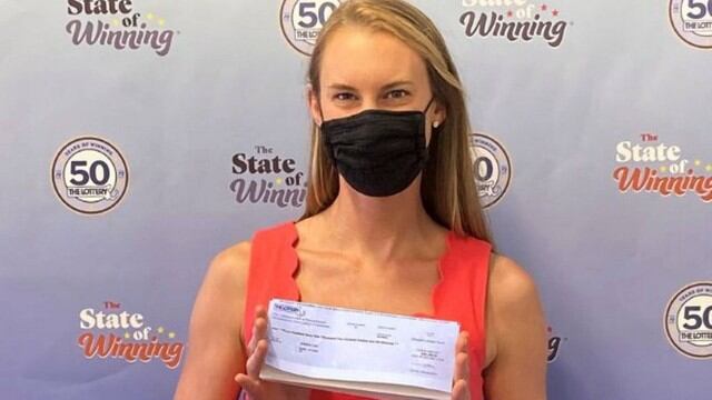 Sogra presenteia americana com bilhete de loteria premiado