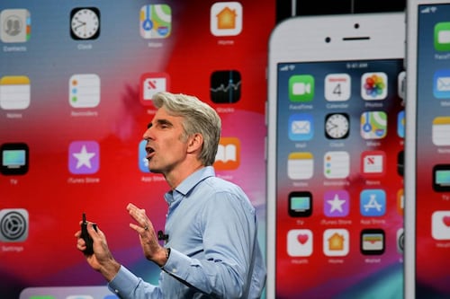 Novo software da Apple para iPhone acelera dispositivos antigos