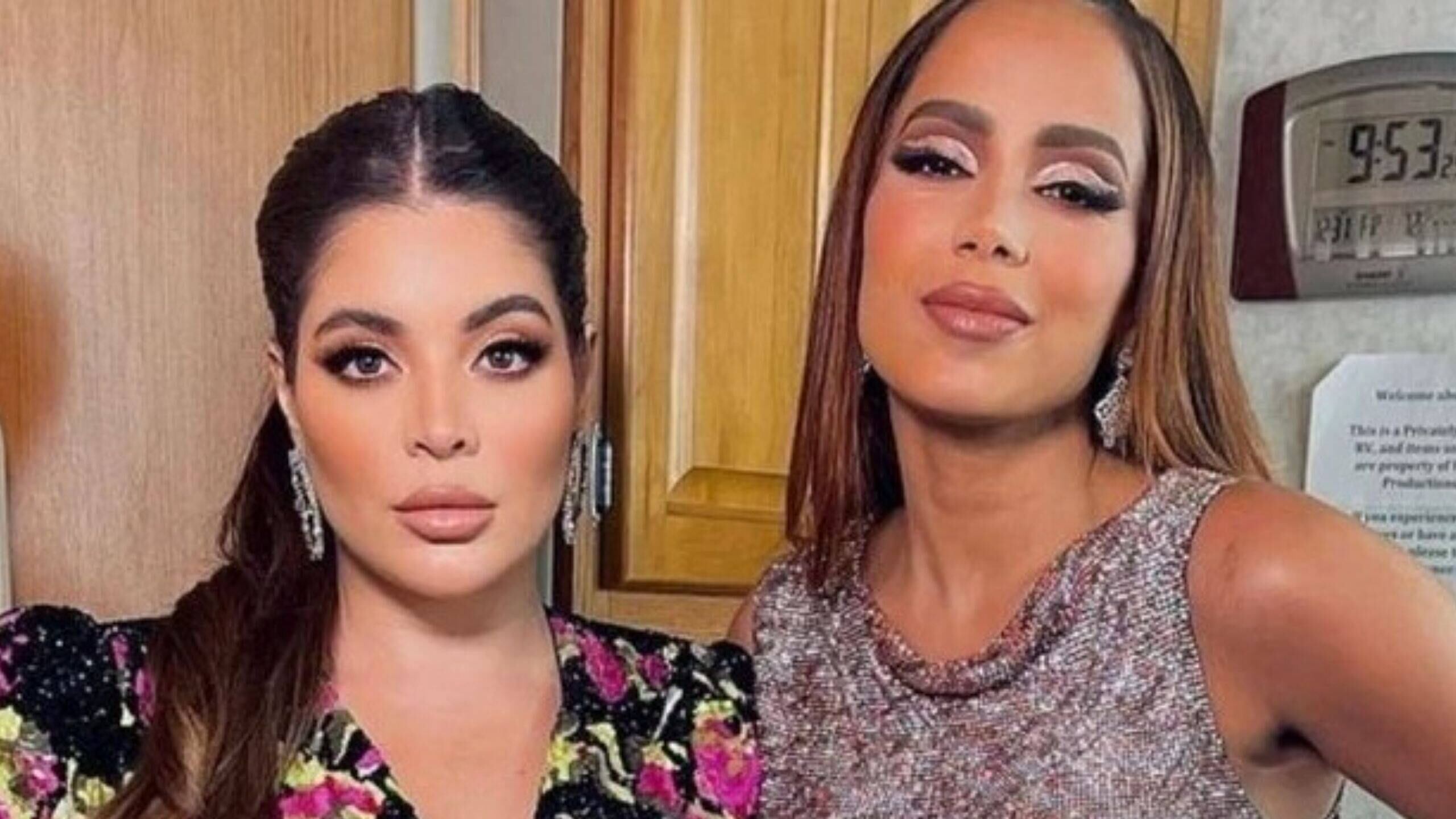 Gkay e Anitta estarão juntas na próxima Farofa, evento que acontece em Fortaleza