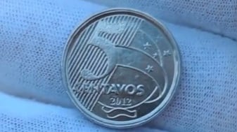 Moeda de 50 centavos sem o número zero