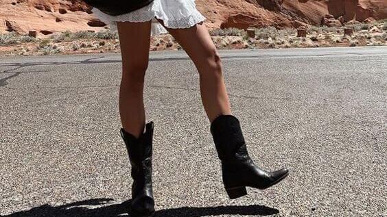 A bota western é o item do inverno que você vai levar pra primavera