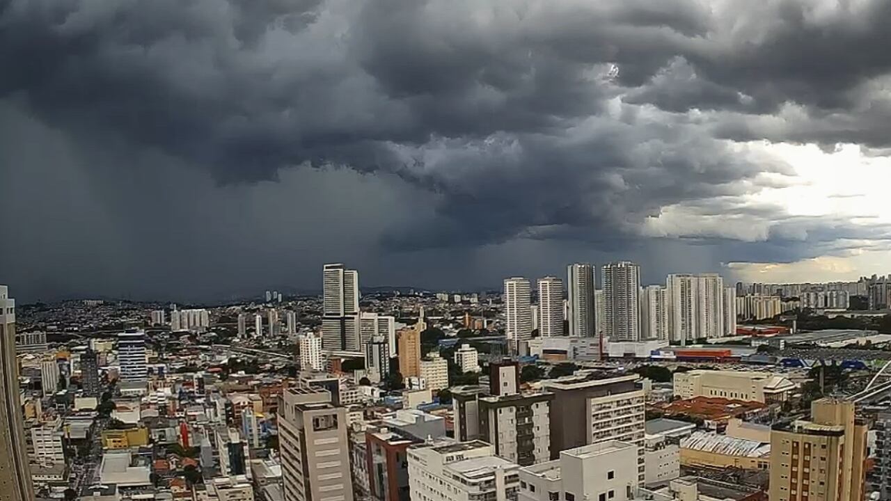 Temporal mata três pessoas em Bauru, no interior de São Paulo