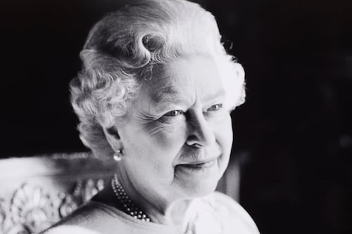 Causa da morte da rainha Elizabeth é descrita como “velhice” em documento oficial