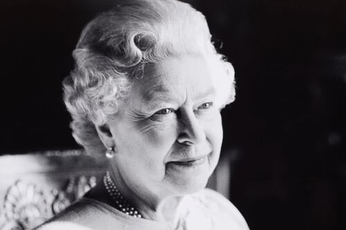 Causa da morte da rainha Elizabeth é descrita como “velhice” em documento oficial