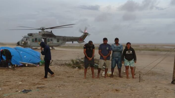 Náufragos brasileiros são salvo graças a mensagem em garrafa